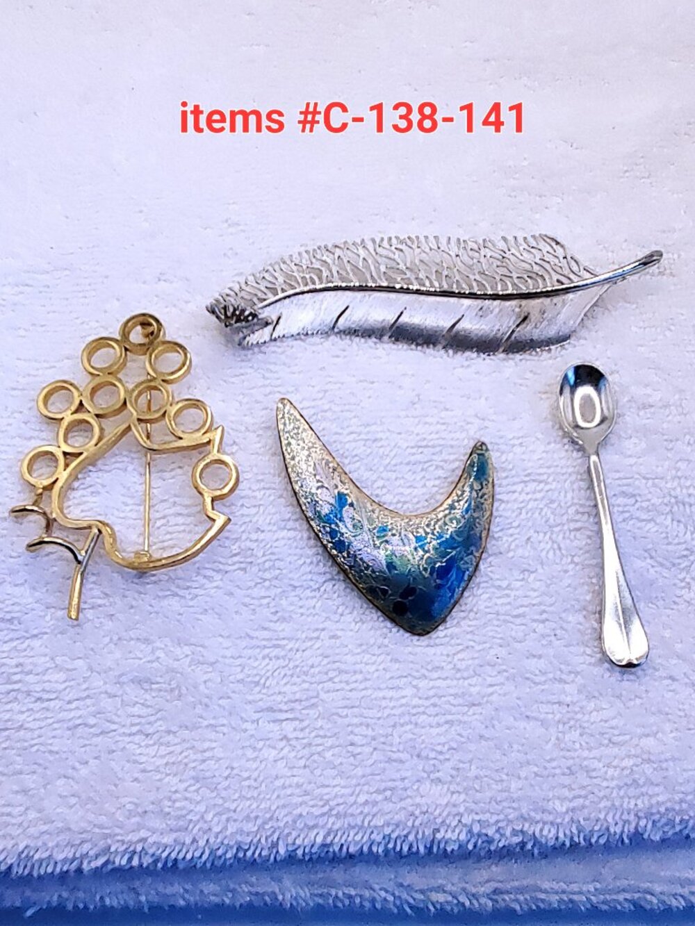 4 Vintage Brooches, items # C-138-141,. wt. 65 grams